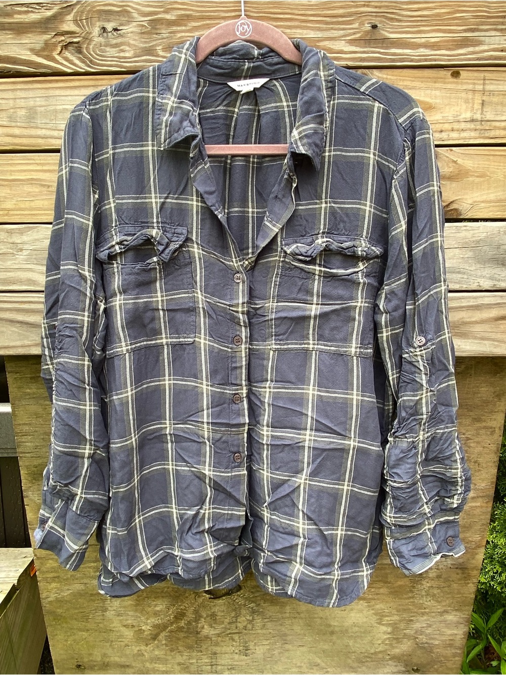 Max Studio Soft and Lightweight Blue Plaid Button-Up Shirt Size Large